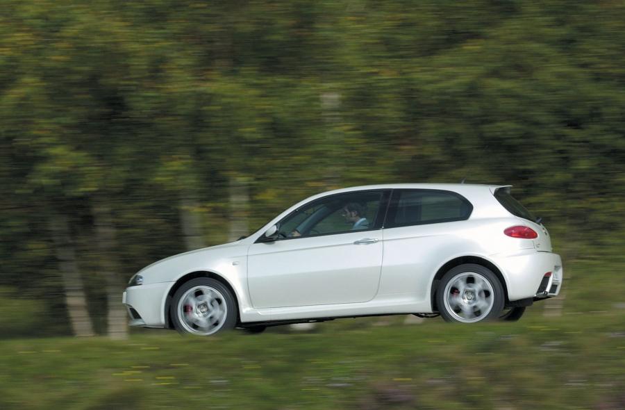  Alfa Romeo 147 GTA 2002 года  (фото 40 из 70)
